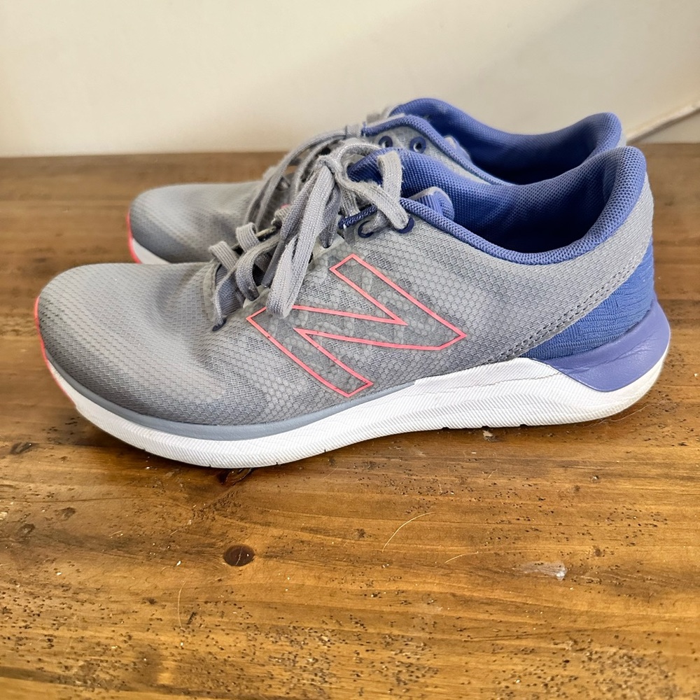 New Balance Womens 715v4 Gray Pink Cornflower Blue Size 6 Athletic Sneakers